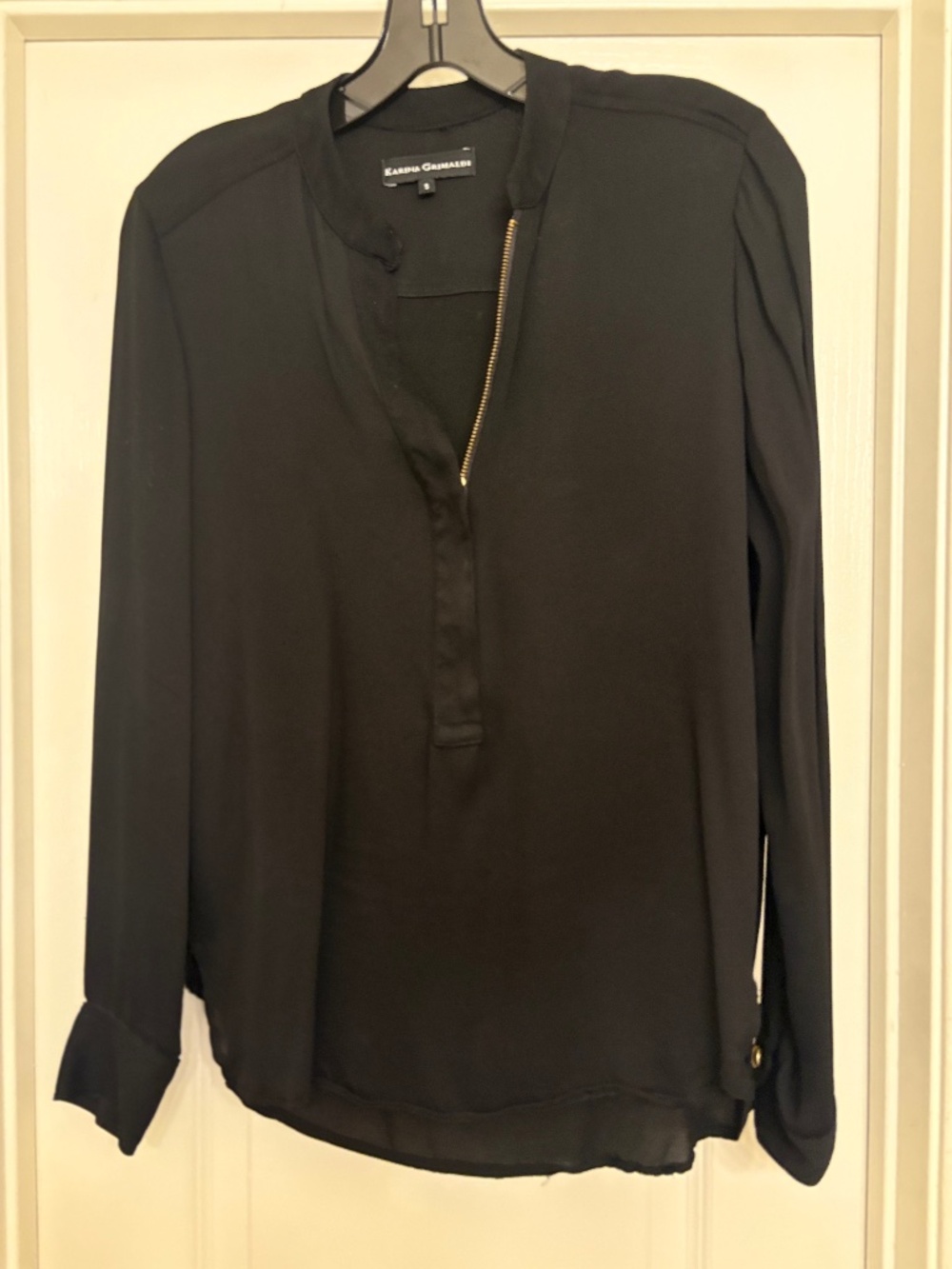 Karina Grimaldi Gold zipper neckline blouse, size Small georgette in black
